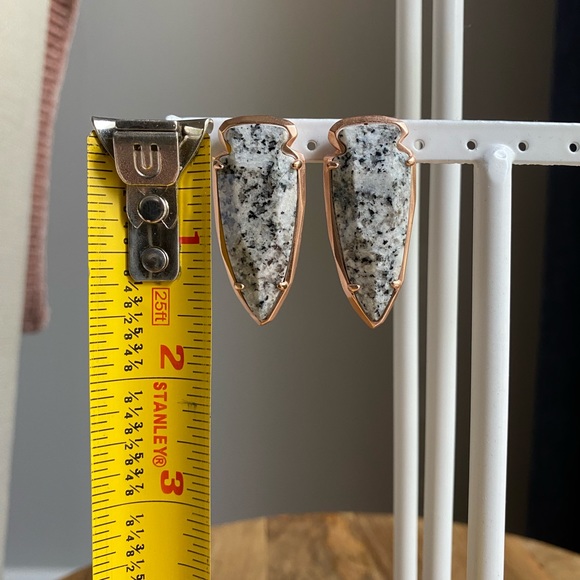 Kendra Scott Arrowhead Earrings - Picture 3 of 5